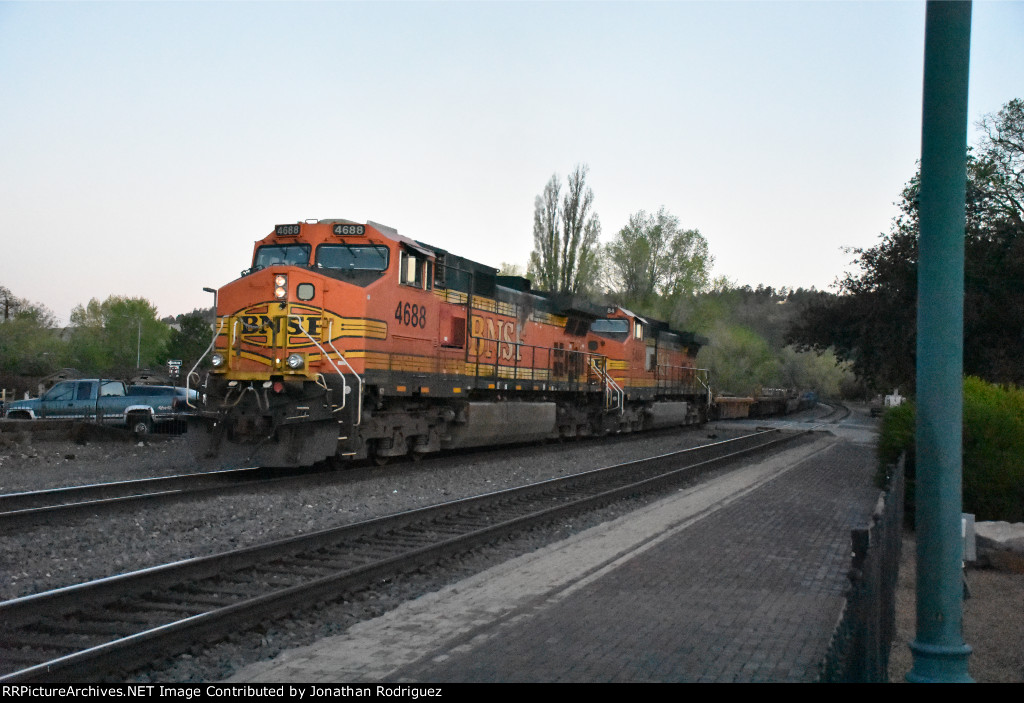 BNSF 4688